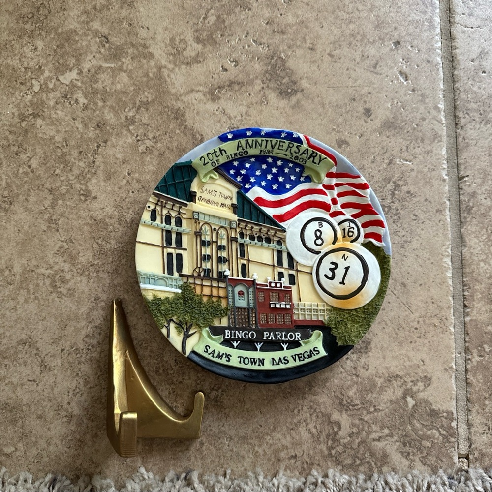 LAS VEGAS  SAMS TOWN CASINO DECORATIVE PLATE WITH STAND